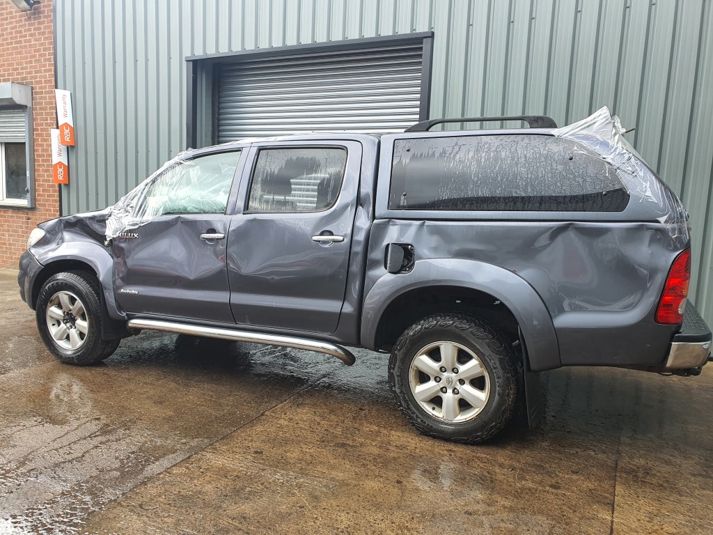 REF 233 TOYOTA HILUX DCB INVINCIBLE 2010 3.0D4D 5SPEED MANUAL