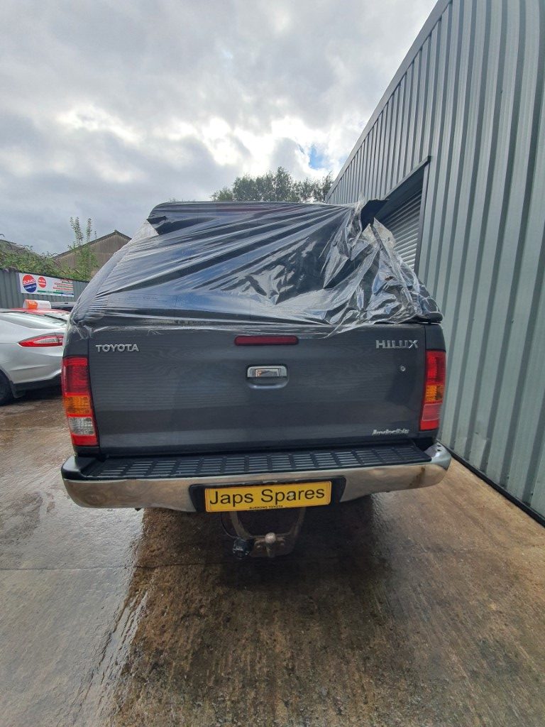 REF 233 TOYOTA HILUX DCB INVINCIBLE 2010 3.0D4D 5SPEED MANUAL