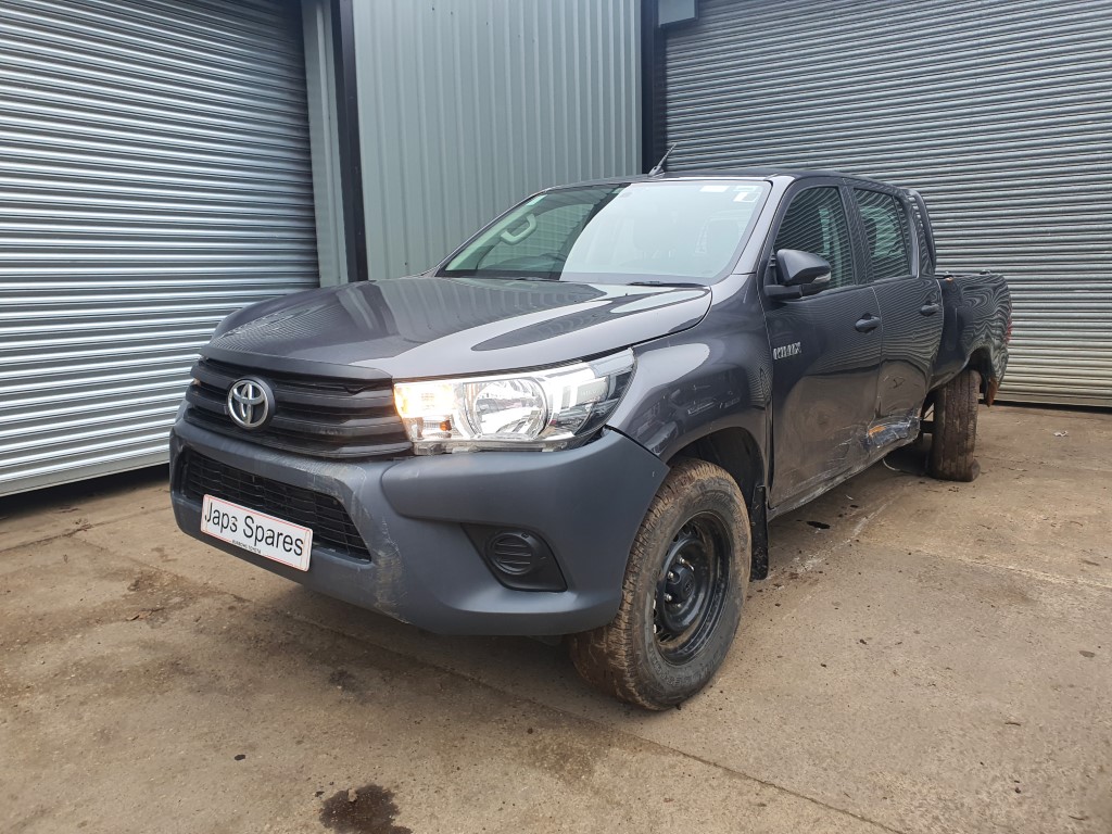 REF 246 TOYOTA HILUX DCB ACTIVE 4X4 MK8 YEAR 2018 2.4D4D