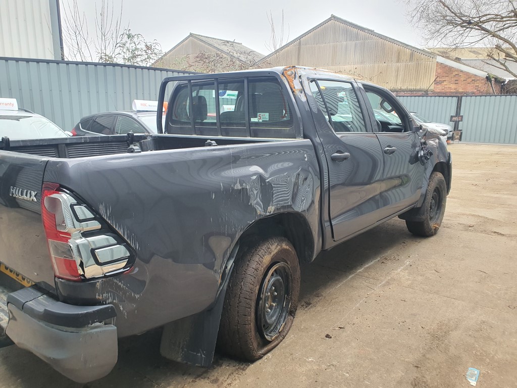 REF 246 TOYOTA HILUX DCB ACTIVE 4X4 MK8 YEAR 2018 2.4D4D