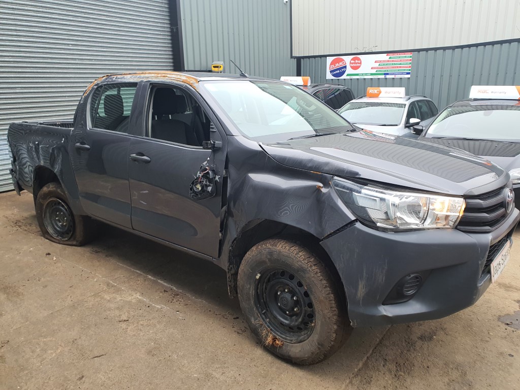 REF 246 TOYOTA HILUX DCB ACTIVE 4X4 MK8 YEAR 2018 2.4D4D