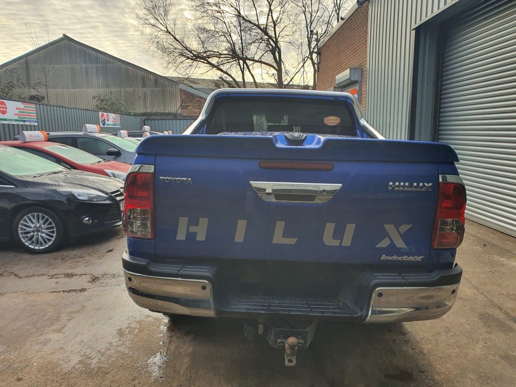 REF 244 TOYOTA HILUX DCB MK8 INVINCIBLE X 4WD 2018 2.4D4D