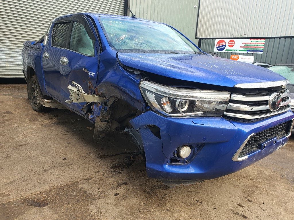 REF 244 TOYOTA HILUX DCB MK8 INVINCIBLE X 4WD 2018 2.4D4D