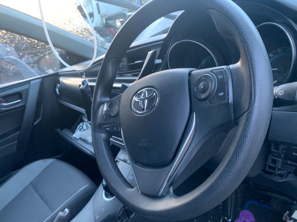 REF 249 TOYOTA AURIS HYBRID MK2 VVTI ACTIVE 1.8 PETROL HYBRID