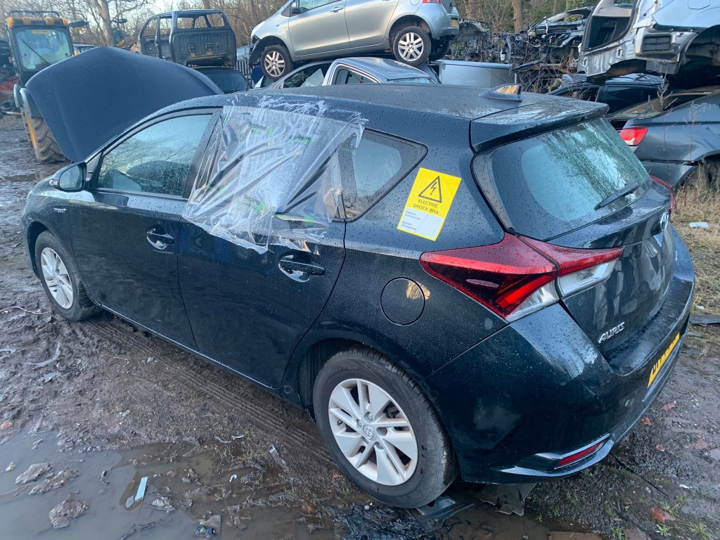 REF 249 TOYOTA AURIS HYBRID MK2 VVTI ACTIVE 1.8 PETROL HYBRID