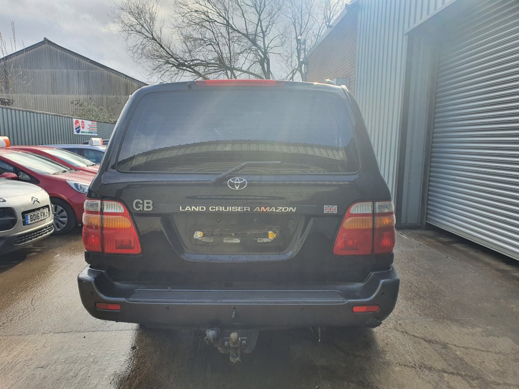 REF 248 TOYOTA LANDCRUISER AMAZON VX 100 SERIES2000 4.7 PETROL