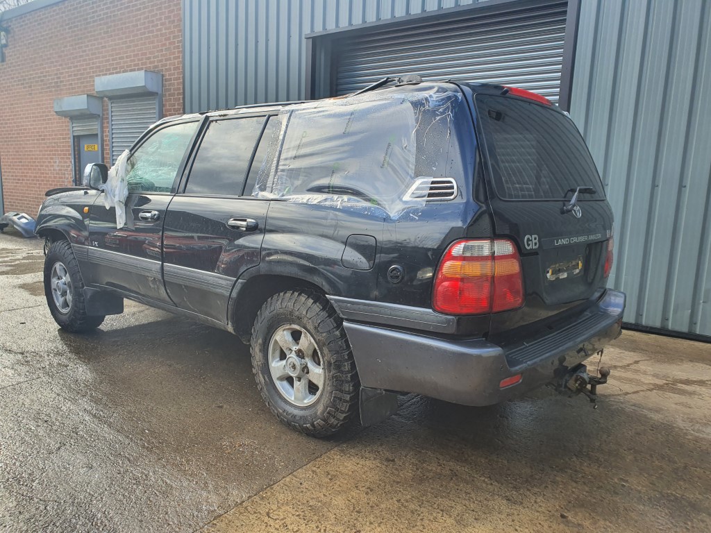 REF 248 TOYOTA LANDCRUISER AMAZON VX 100 SERIES2000 4.7 PETROL