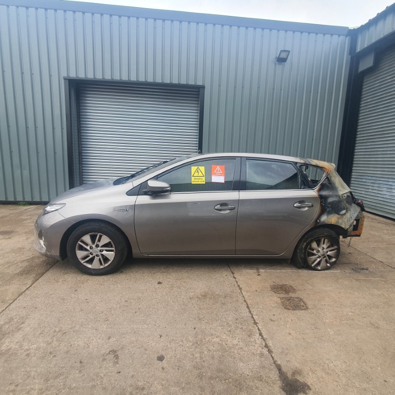 REF 250 TOYOTA AURIS HYBRID MK2 2015 1.8 PETROL HYBRID AUTO