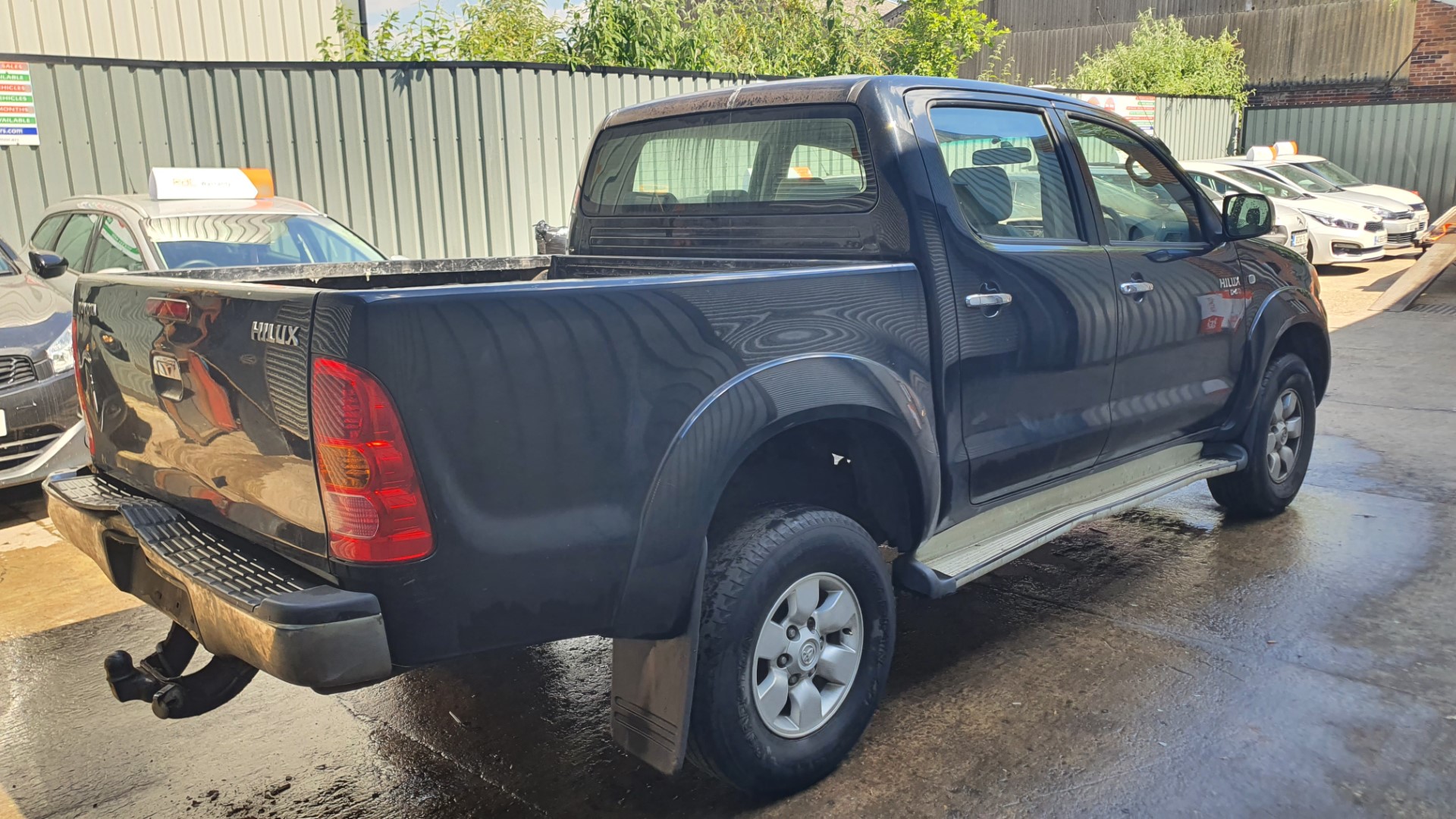 REF 267 TOYOTA HILUX D4D 2009 2.5D4D 5 SPEED MANUAL