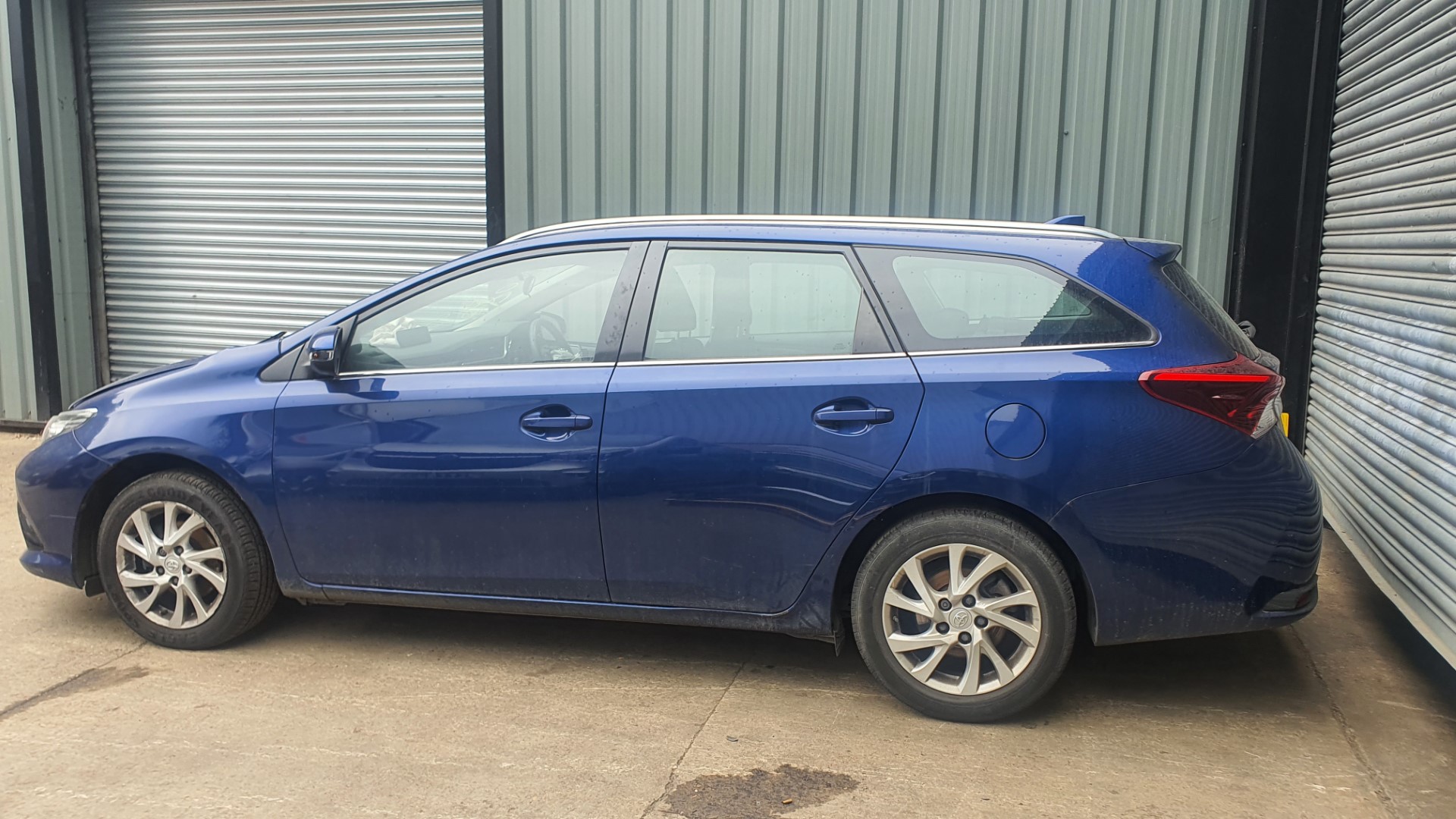 REF 270 TOYOTA AURIS ESTATE BUSINESS SPORTS 1.2 PETROL