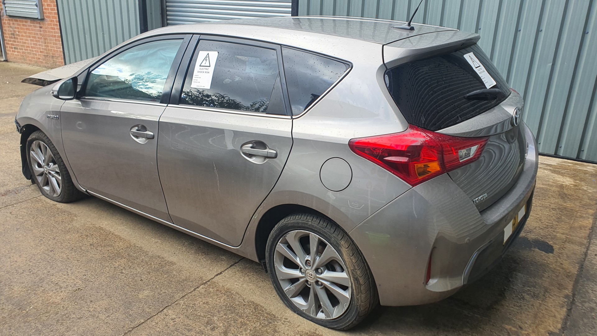 REF 282 TOYOTA AURIS HYBRID 2013 1.8 PETROL HYBRID AUTO