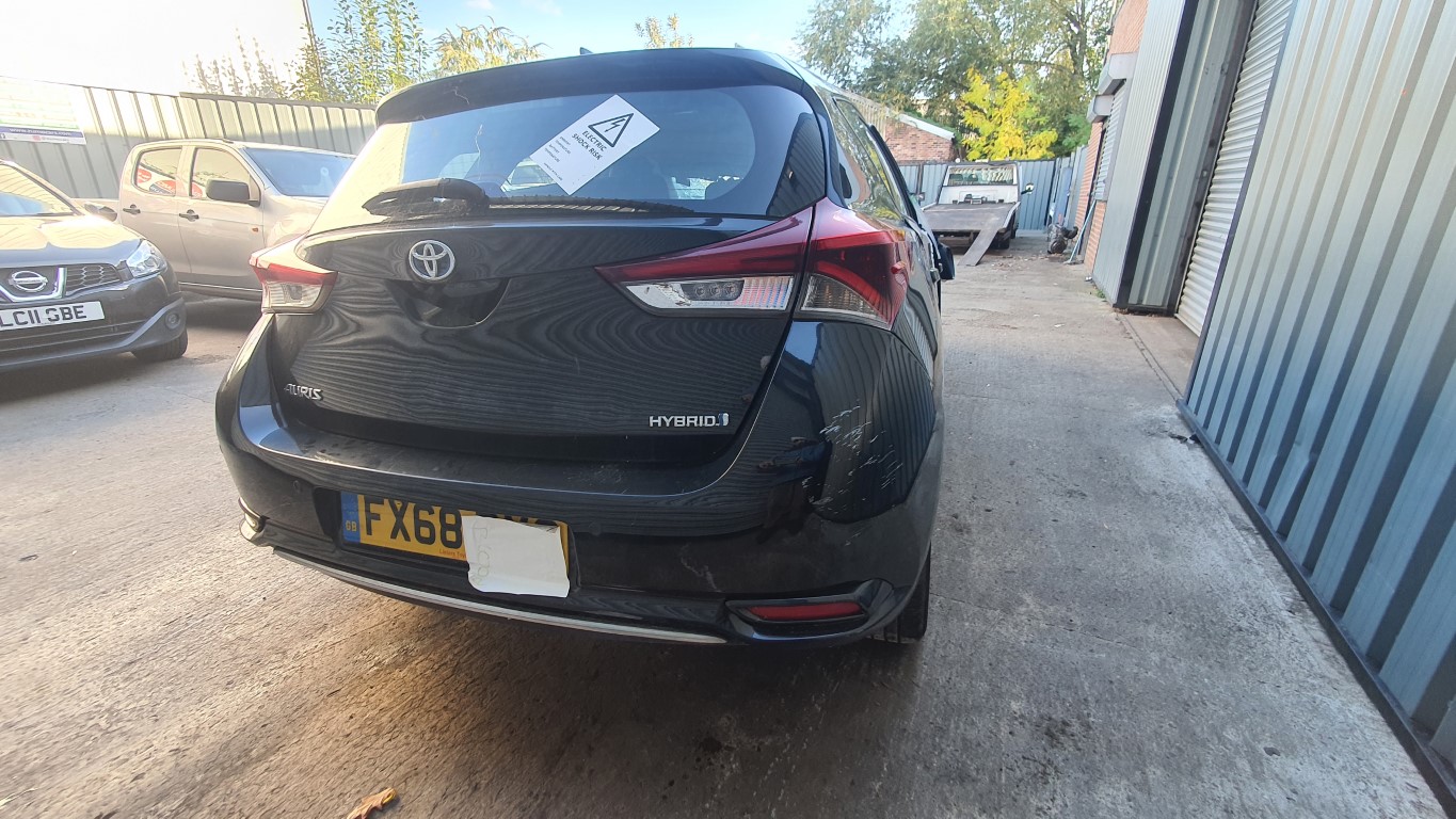 REF 284 TOYOTA AURIS HYBRID MK2 2018 1.8 PETROL HYBRID