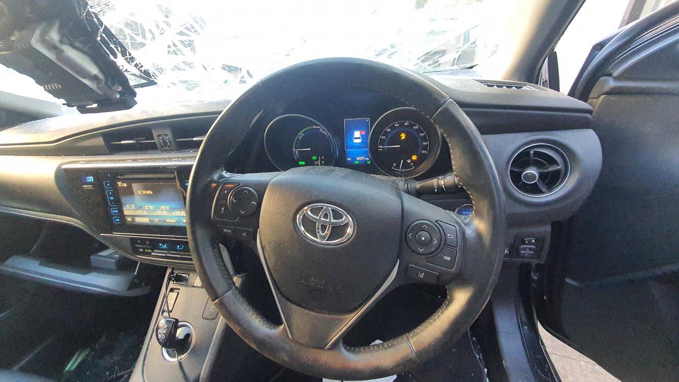 REF 284 TOYOTA AURIS HYBRID MK2 2018 1.8 PETROL HYBRID