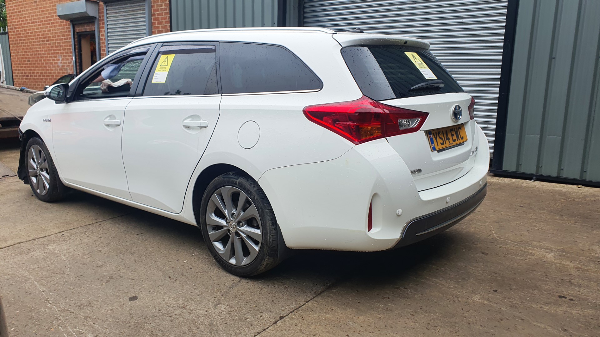 REF 279 TOYOTA AURIS HYBRID ESTATE 2014 1.8 PETROL HYBRID