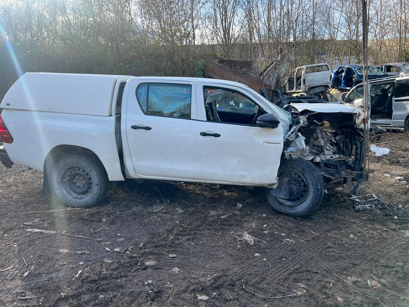 REF 304 TOYOTA HILUX DCB MK8 WHITE 2018