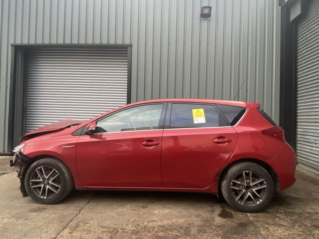 REF 307 TOYOTA AURIS HYBRID MK2 HATCHBACK 1.8PH AUTO