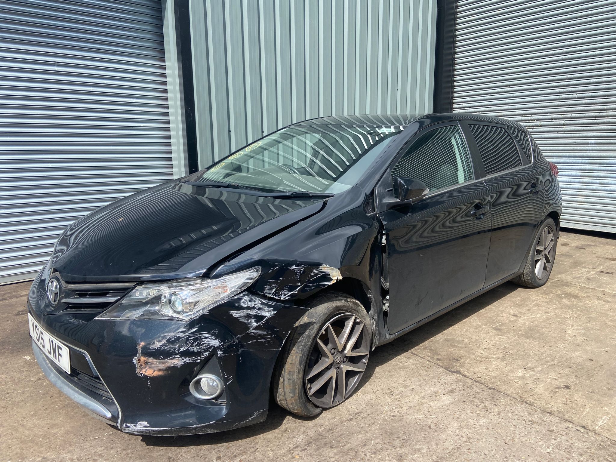 REF 327 TOYOTA AURIS MK2 2015 1.6 PETROL 6 SPEED MANUAL