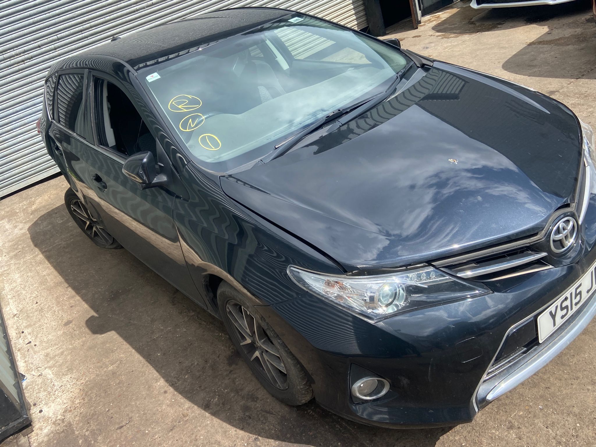 REF 327 TOYOTA AURIS MK2 2015 1.6 PETROL 6 SPEED MANUAL