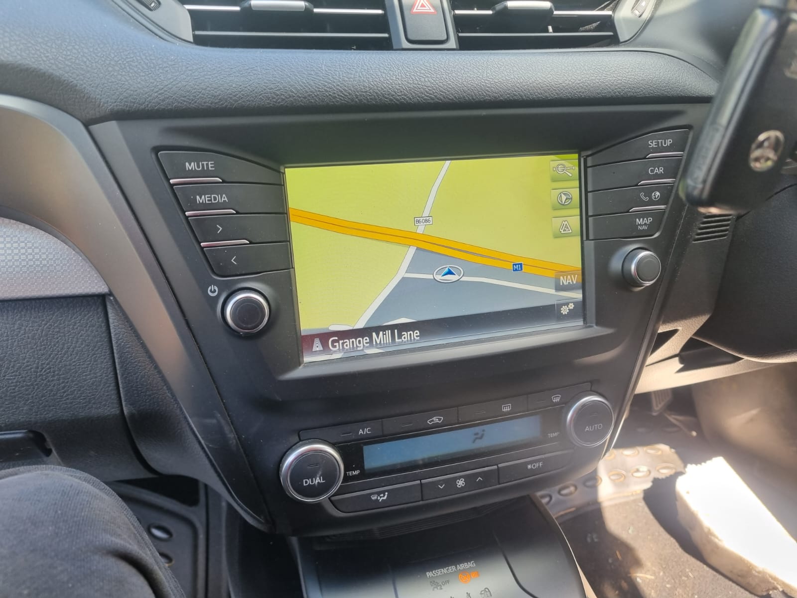 REF 328 TOYOTA AVENSIS ESTATE 2017 1.6D4D 6 SPEED MANUAL