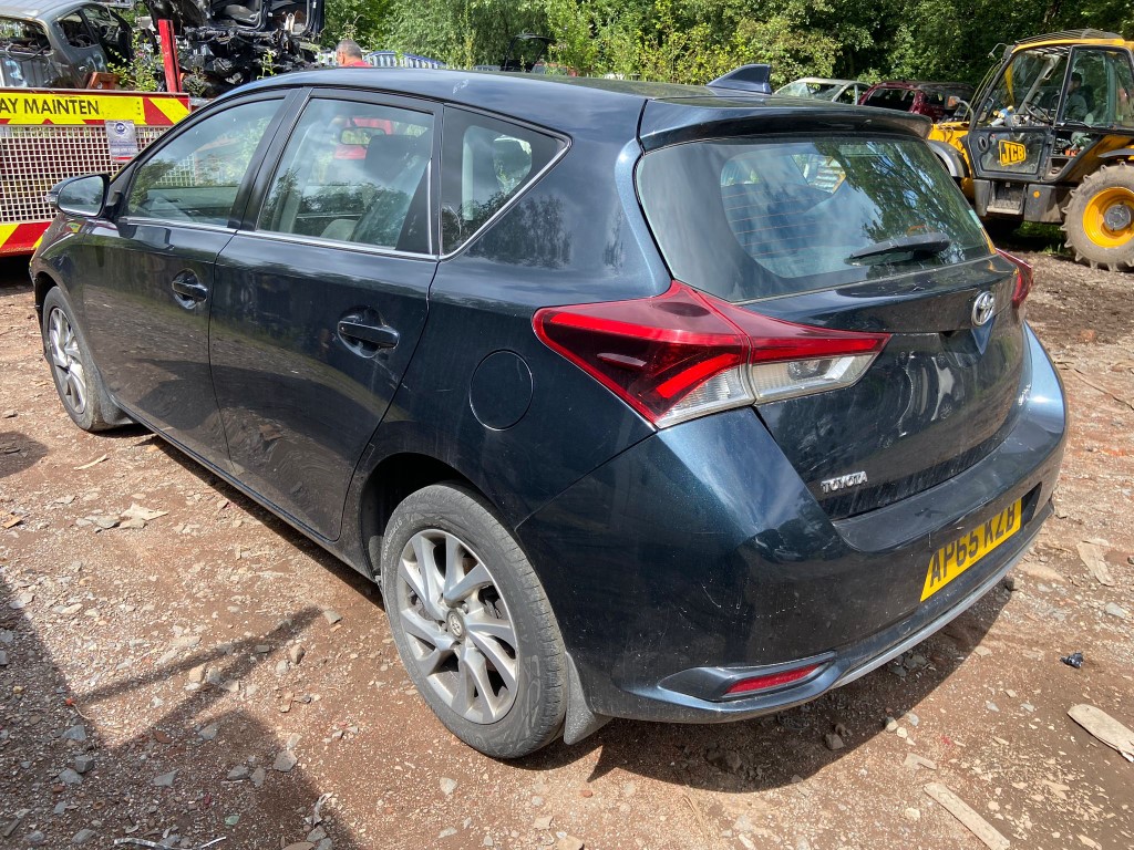 REF 332 TOYOTA AURIS HATCHBACK MK2 2016 1.6D4D 6 SPEED MANUAL