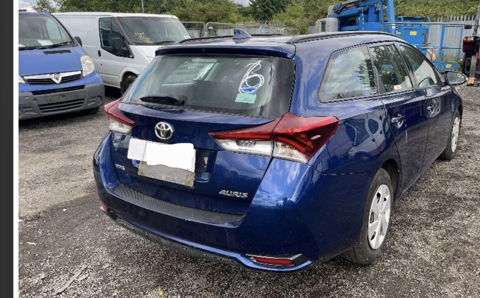 REF 388 TOYOTA  AURIS MK2 ESTATE 2016 1.4D4D 6 SPEED MANUAL