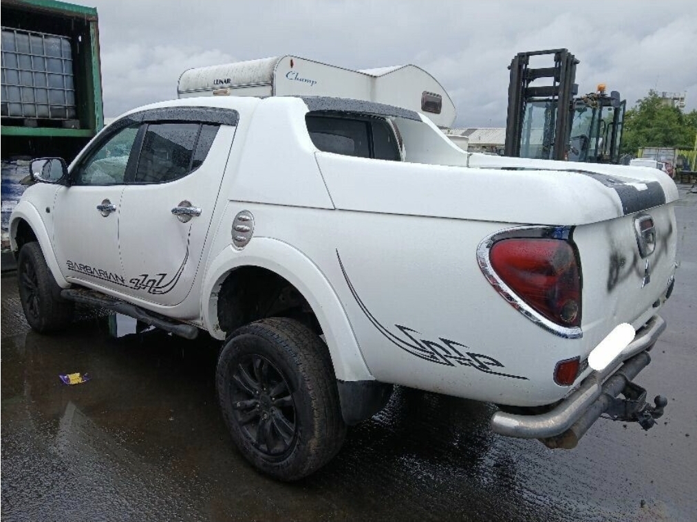 REF 425 MITSUBISHI L200 DI-D 4X4 BARBARIAN LB DCB MK4 (KB4) DIESEL 5 SPEED MANUAL 2477CC