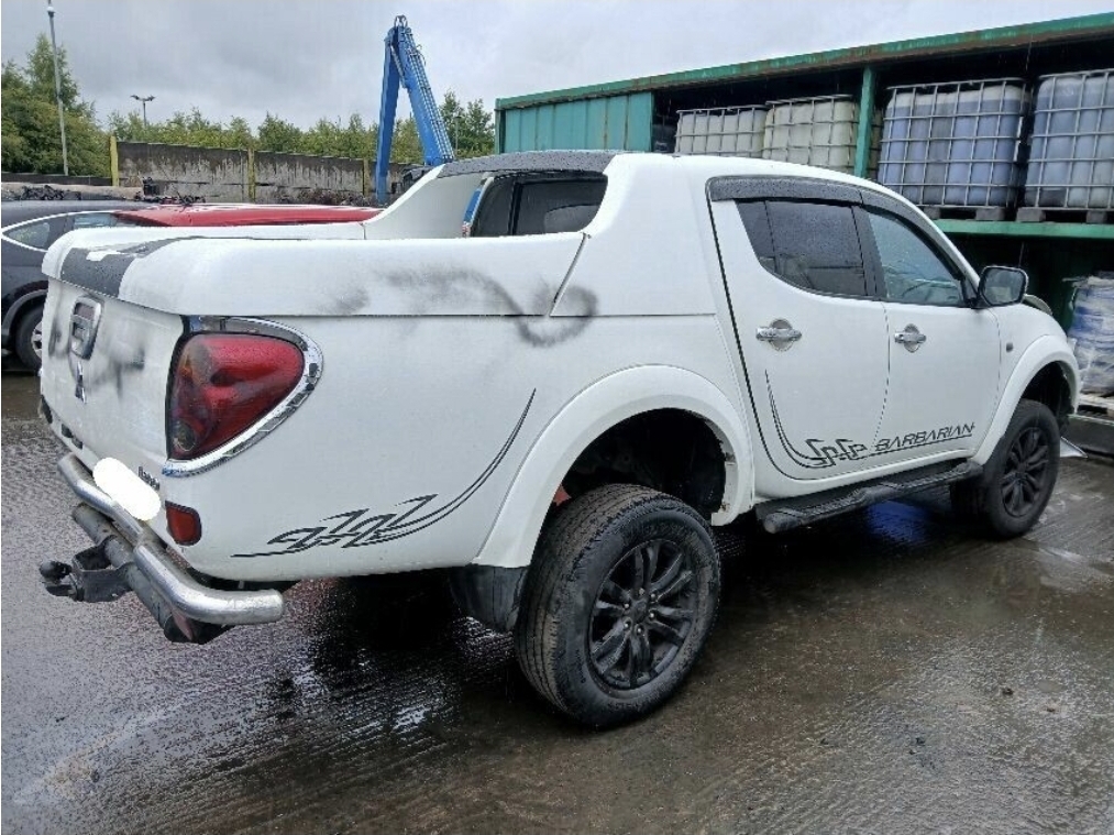 REF 425 MITSUBISHI L200 DI-D 4X4 BARBARIAN LB DCB MK4 (KB4) DIESEL 5 SPEED MANUAL 2477CC