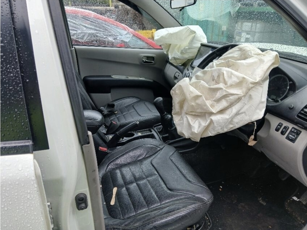 REF 425 MITSUBISHI L200 DI-D 4X4 BARBARIAN LB DCB MK4 (KB4) DIESEL 5 SPEED MANUAL 2477CC