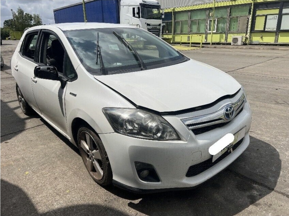 REF 424 TOYOTA AURIS T SPIRIT MK1 5 DOOR HATCHBACK PETROL/ELECTRIC 1 SPEED CVT 1797CC