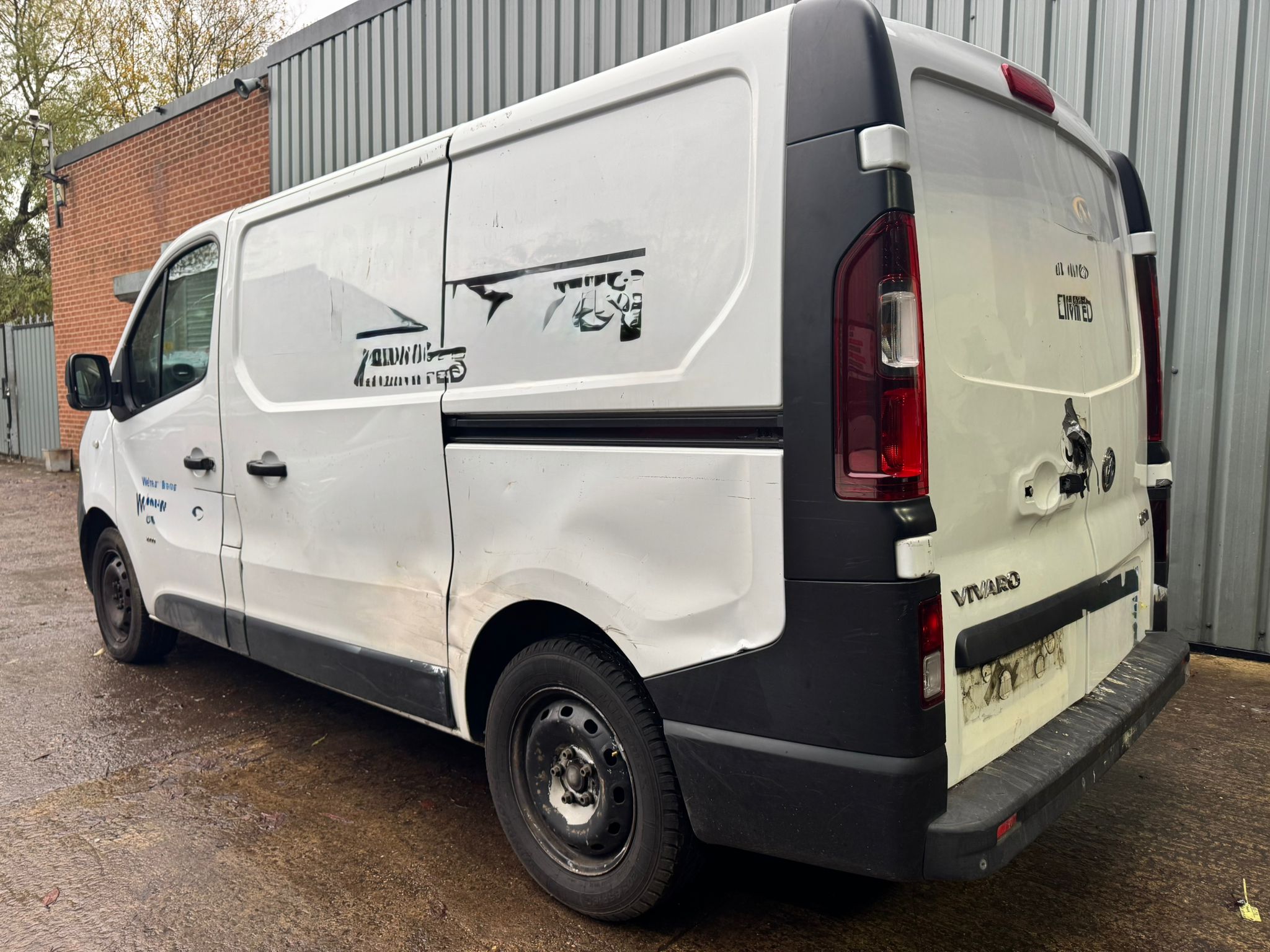 REF 433  VAUXHALL VIVARO 2900 L1H1 CDTI P/V SWB  2014 MK2  1.6 DIESEL  114 BHP  6 SPEED MANUAL