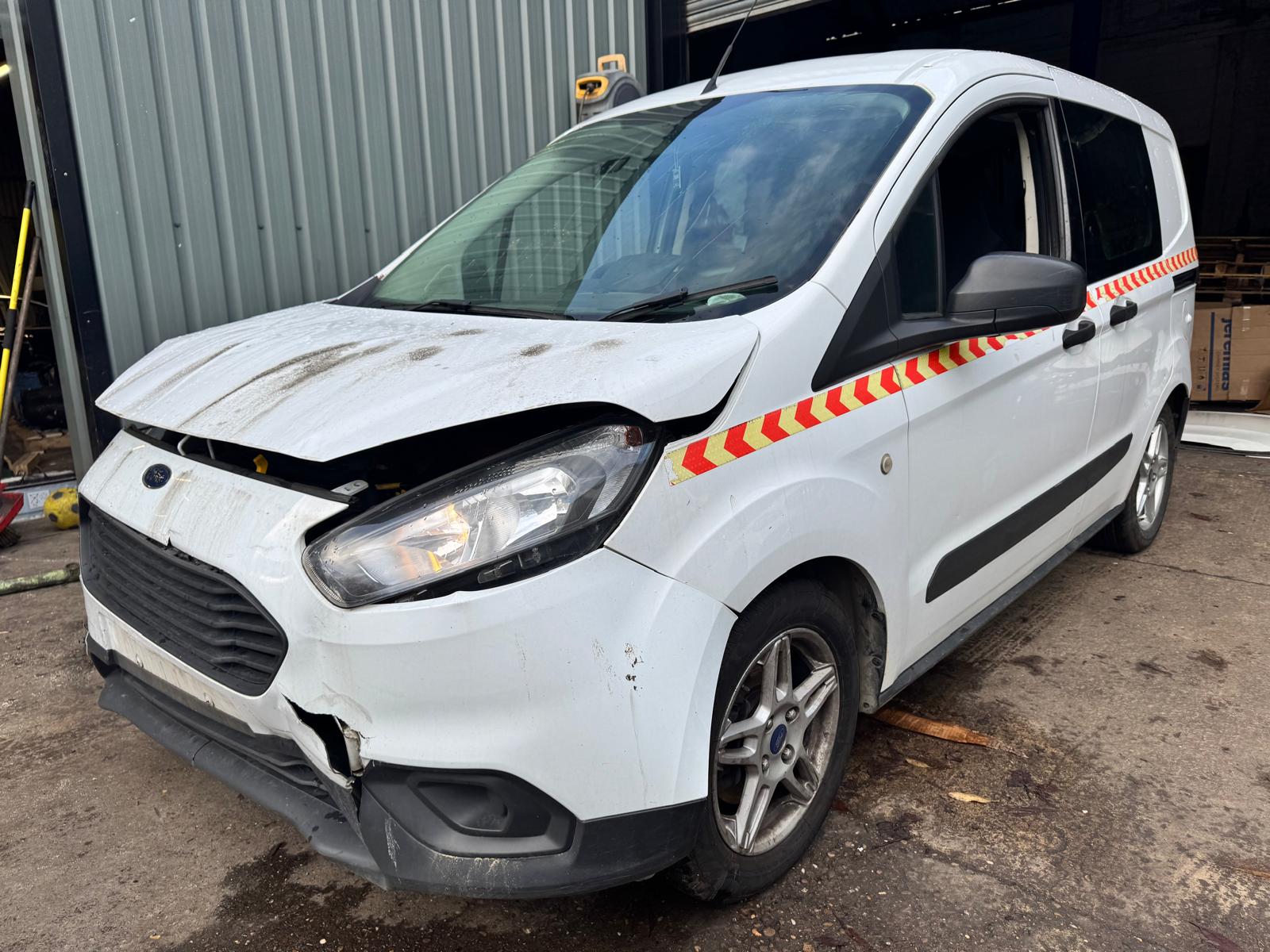 Ref 437 FORD TRANSIT COURIER BASE KOMBI TDCI 5 DOOR MPV DIESEL 2020 6 SPEED MANUAL 1499CC