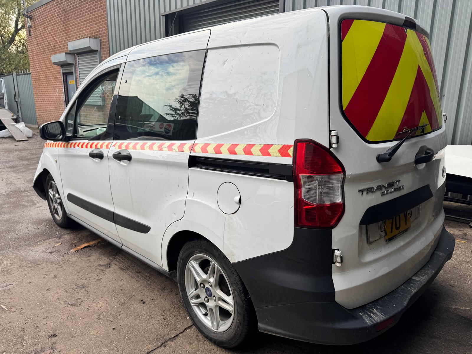 Ref 437 FORD TRANSIT COURIER BASE KOMBI TDCI 5 DOOR MPV DIESEL 2020 6 SPEED MANUAL 1499CC