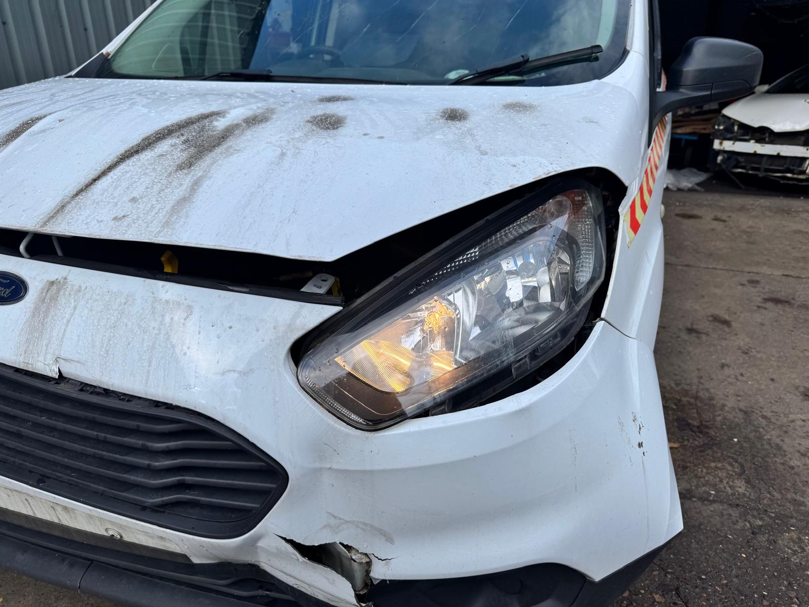 Ref 437 FORD TRANSIT COURIER BASE KOMBI TDCI 5 DOOR MPV DIESEL 2020 6 SPEED MANUAL 1499CC