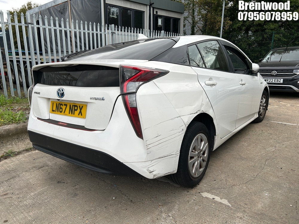 Ref 439 TOYOTA  PRIUS VVT-I ACTIVE MK4 (PS4) 5 DOOR HATCHBACK  PETROL/ELECTRIC Colour 1798CC