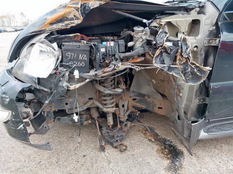 Ref 440 TOYOTA LAND CRUISER INVINCIBLE D-4D 8STR MK2 5 DOOR SUV DIESEL 5 SPEED AUTO 2982CC