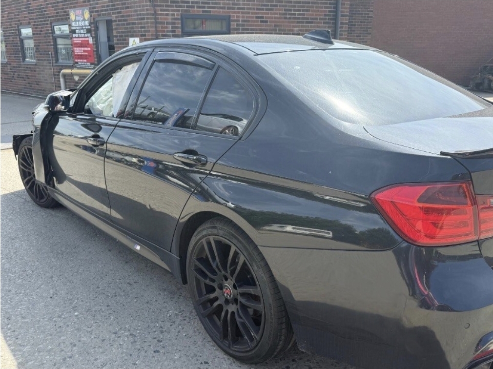 Ref 478 BMW 3 SERIES 320D M SPORT  F30  4 DOOR SALOON DIESEL  BLACK 8 SPEED AUTO 1995CC Engine